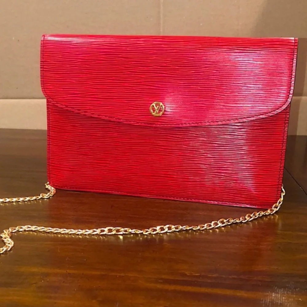 LOUIS VUITTON Red Epi Leather Clutch Crossbody and Shoulder Bag GM size